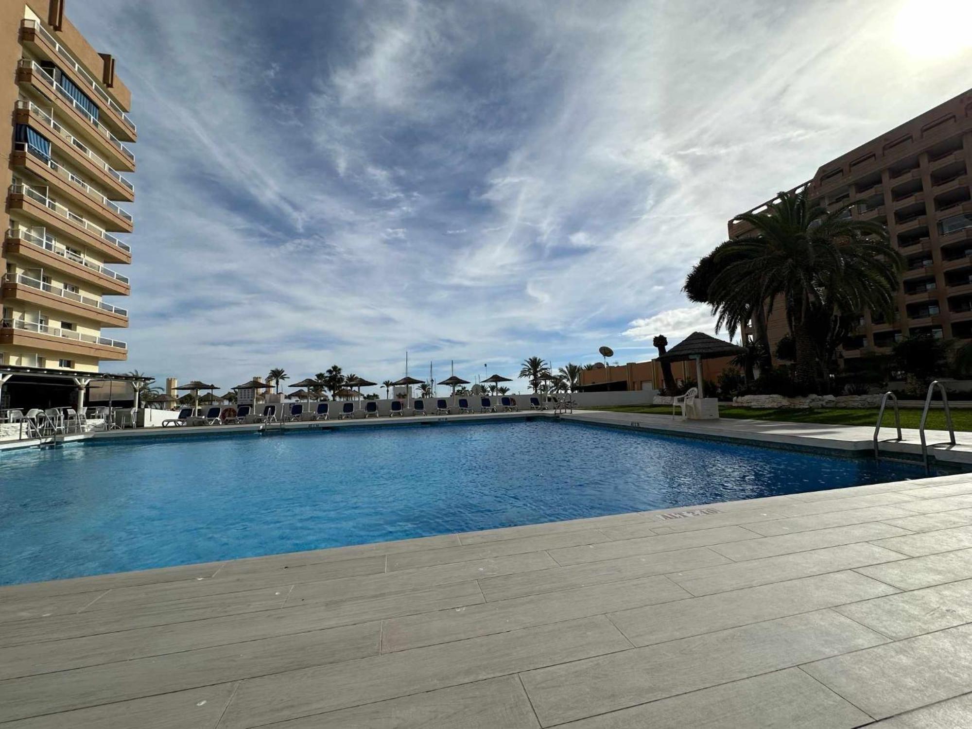 Estudio Pyr Privado Con Vistas Al Mar Fuengirola Luaran gambar