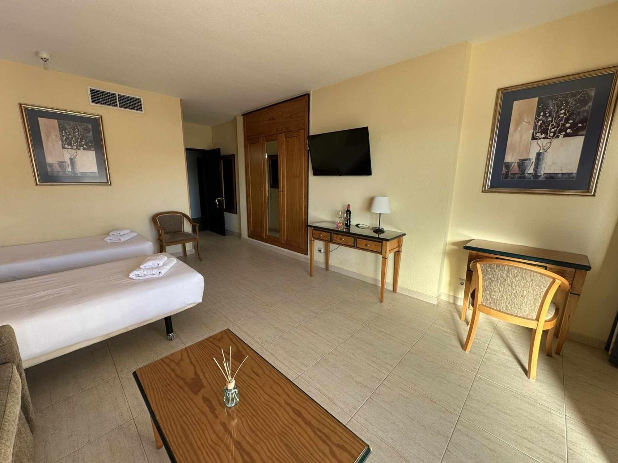 Estudio Pyr Privado Con Vistas Al Mar Fuengirola Luaran gambar