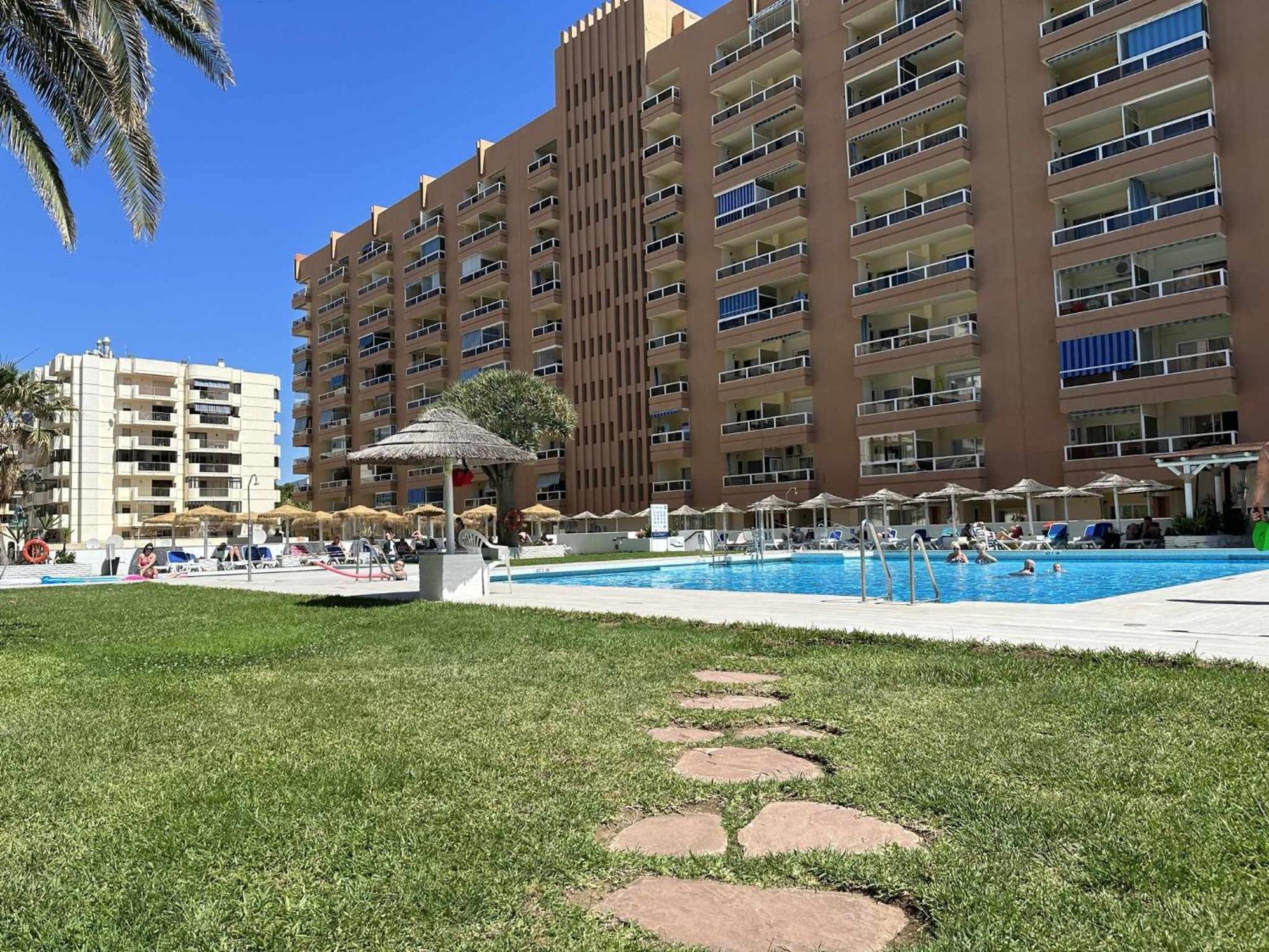 Estudio Pyr Privado Con Vistas Al Mar Fuengirola Luaran gambar